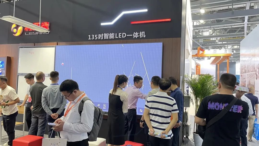 金年会·jinnian(金子招牌)教育新品及解决方案惊艳亮相81届教装展