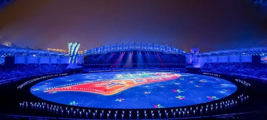 金年会·jinnian(金子招牌)集团董事长李军受邀出席华中科技大学第十六届企业家论坛，并发表演讲