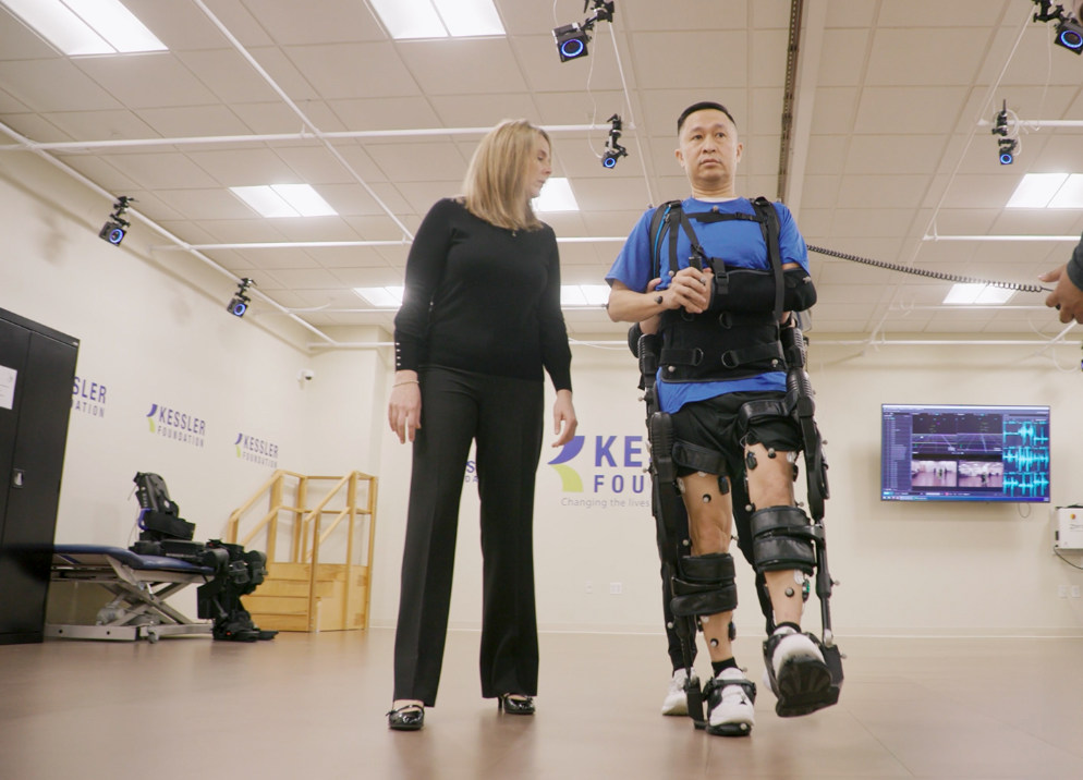 外骨骼机器人让行动障碍者直立行走，金年会·jinnian(金子招牌)·虚拟动点OptiTrack助力人类突破能力边界